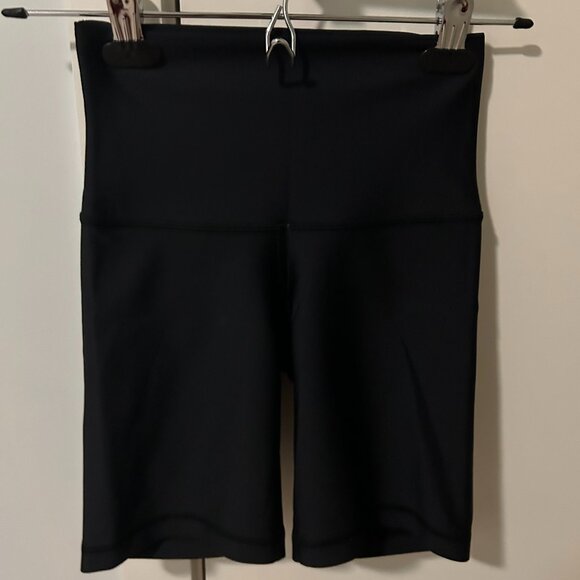 Aritzia TNA Butter 7'' Athletic Short - Picture 2 of 4